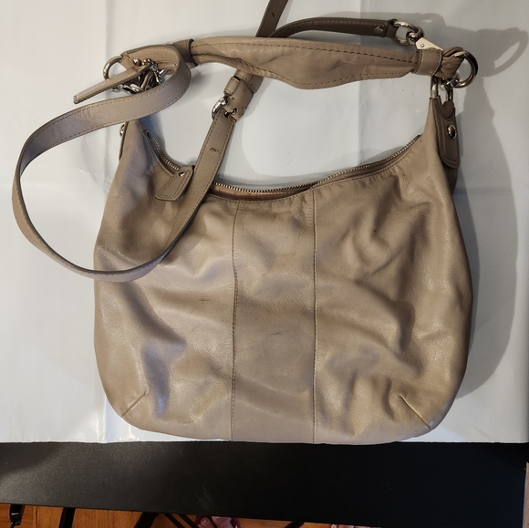 🩶Cute🩶 Coach🩶 leather crossbody bag - Picture 3 of 16